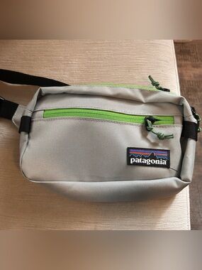 Patagonia Gray Fanny Pack Belt Bag with Bright Green Zipper